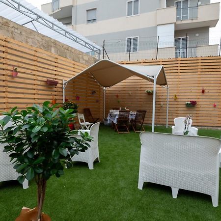 Da Zia Gina Locazione Turistica Hotell Bisceglie Exteriör bild